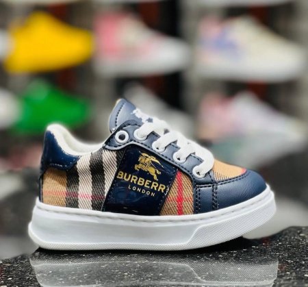حذاء burberry