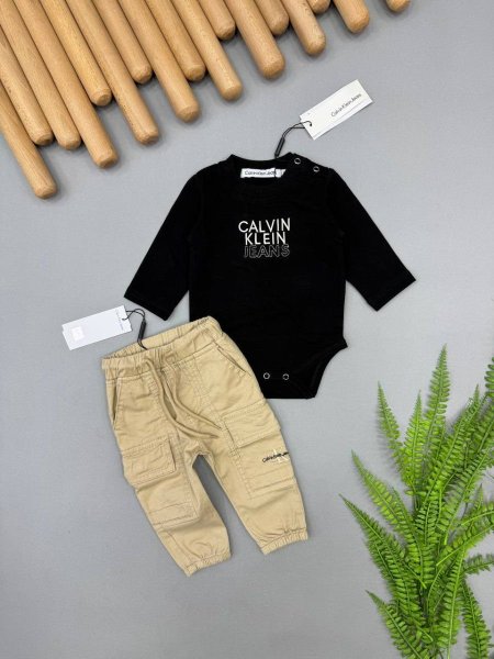 طقم بيبي calvin klein